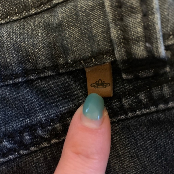 🌟 5 for $20 Almost Famous denim shorts - Picture 6 of 7